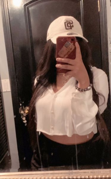 Soy Luna me describo como una Dama super coqueta y amigable que mi piel es trigueña blanca y me encanta la música 🎶 💕  tengo senos grandes y paraditos y una vagina super estrecha que te van a dar un placer delicioso. 
Mi atención es con caricias y deliciosas poses que te van a enloquecer ven a conocer mi lindo rostro mi carita angelical y mi delicioso cuerpo todo lo que tengo será para brindarte una atención a otro nivel. 
Cuento con casa propia en villa el salvador atiendo a hombres educados y solventes que deseen una compañía como yo. 